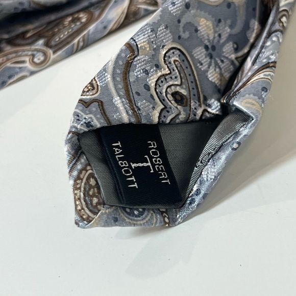 Robert Talbott Made in USA 100% Finest Silk Elegant Paisley Tie - Picture 9 of 10